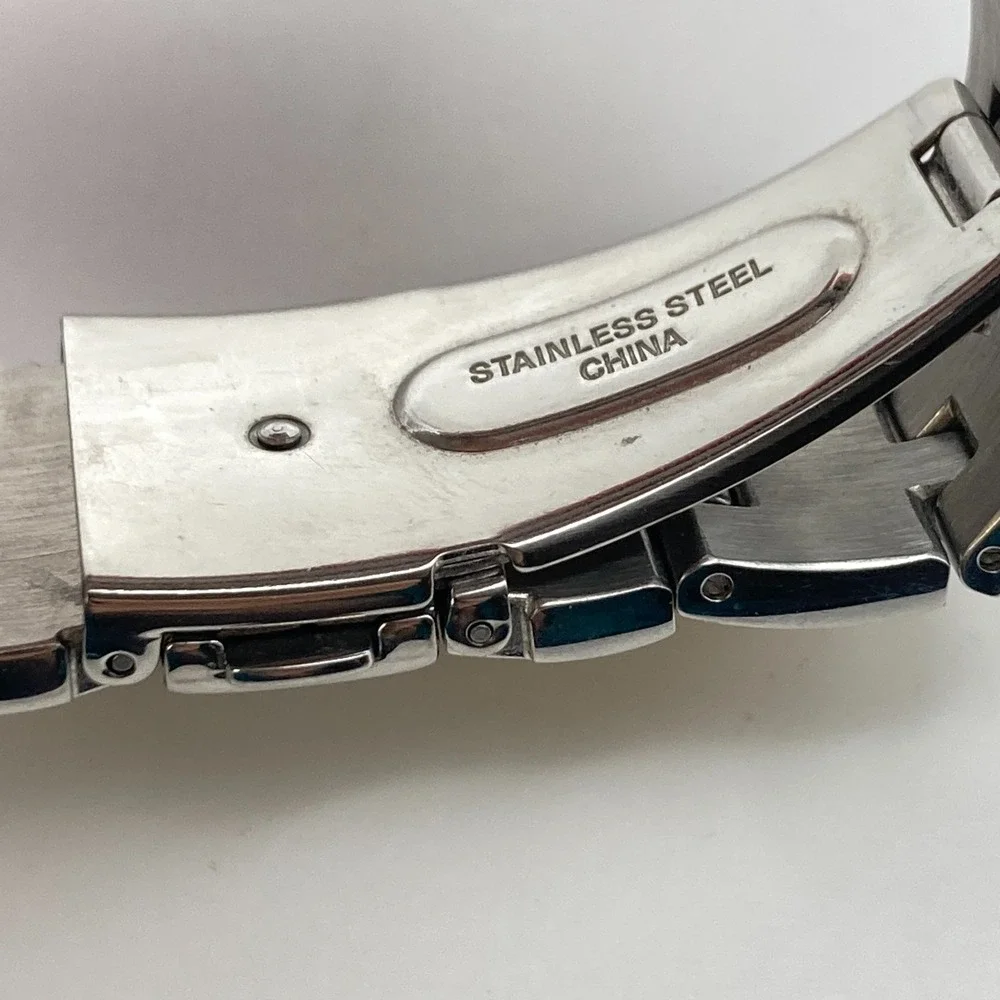 Guess good used